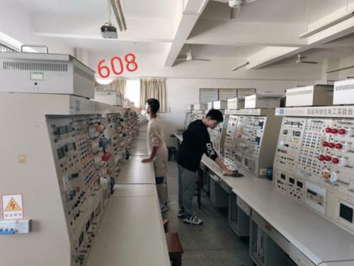 勞動(dòng)育新芽，科教筑夢(mèng)想——2020年11月2日科教樓勞動(dòng)教育小記